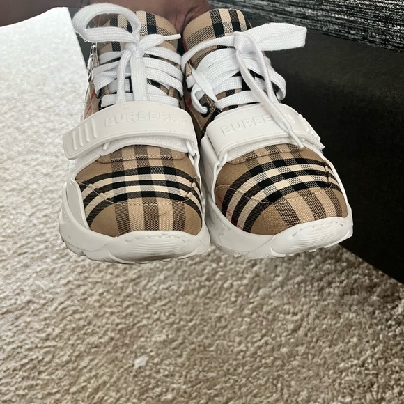 COPY - Burberry sneakers - Picture 14 of 16